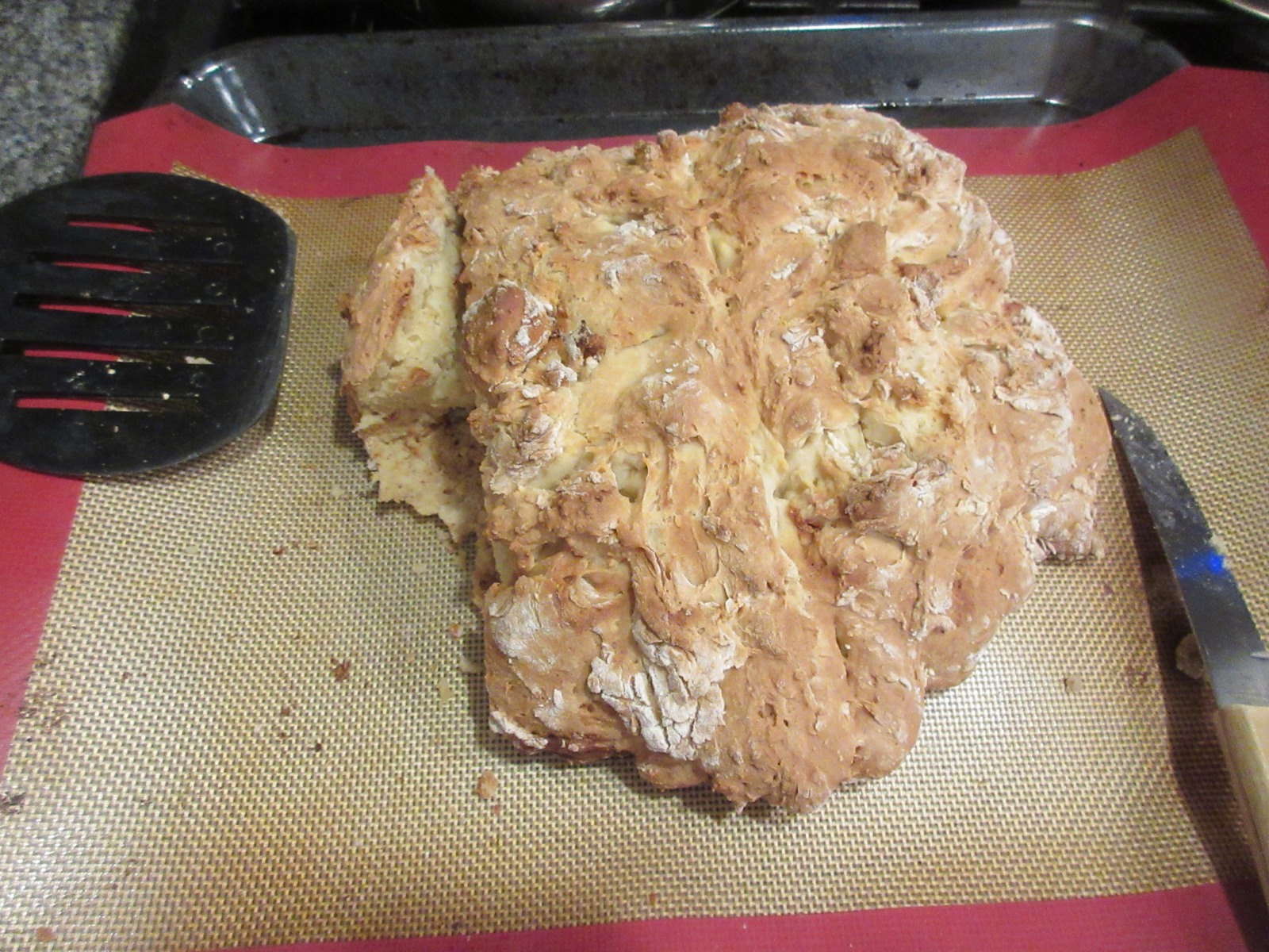 Weißes irisches Sodabrot im Dutch Oven
