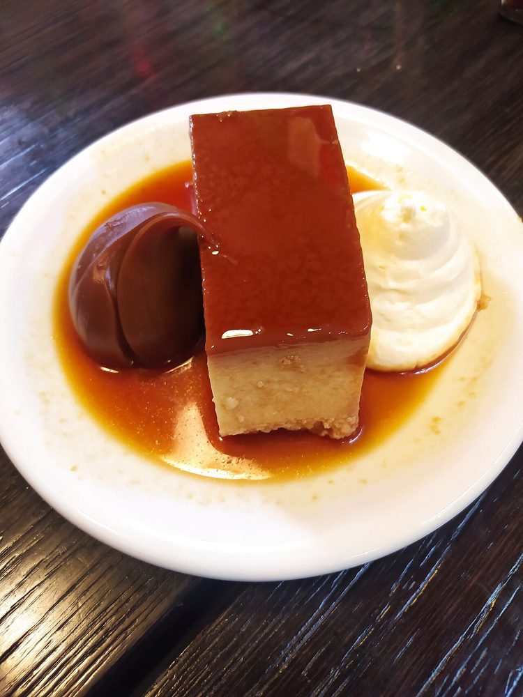 Gestürzter Flan mit Karamell