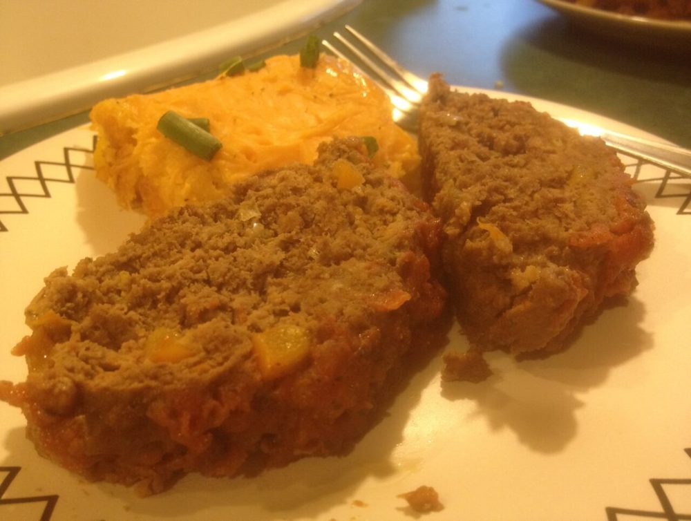 Scheiben Meatloaf auf einem Teller